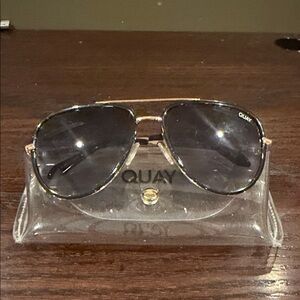 Quay Australia Aviator Sunglasses in Black and Gold-Tone